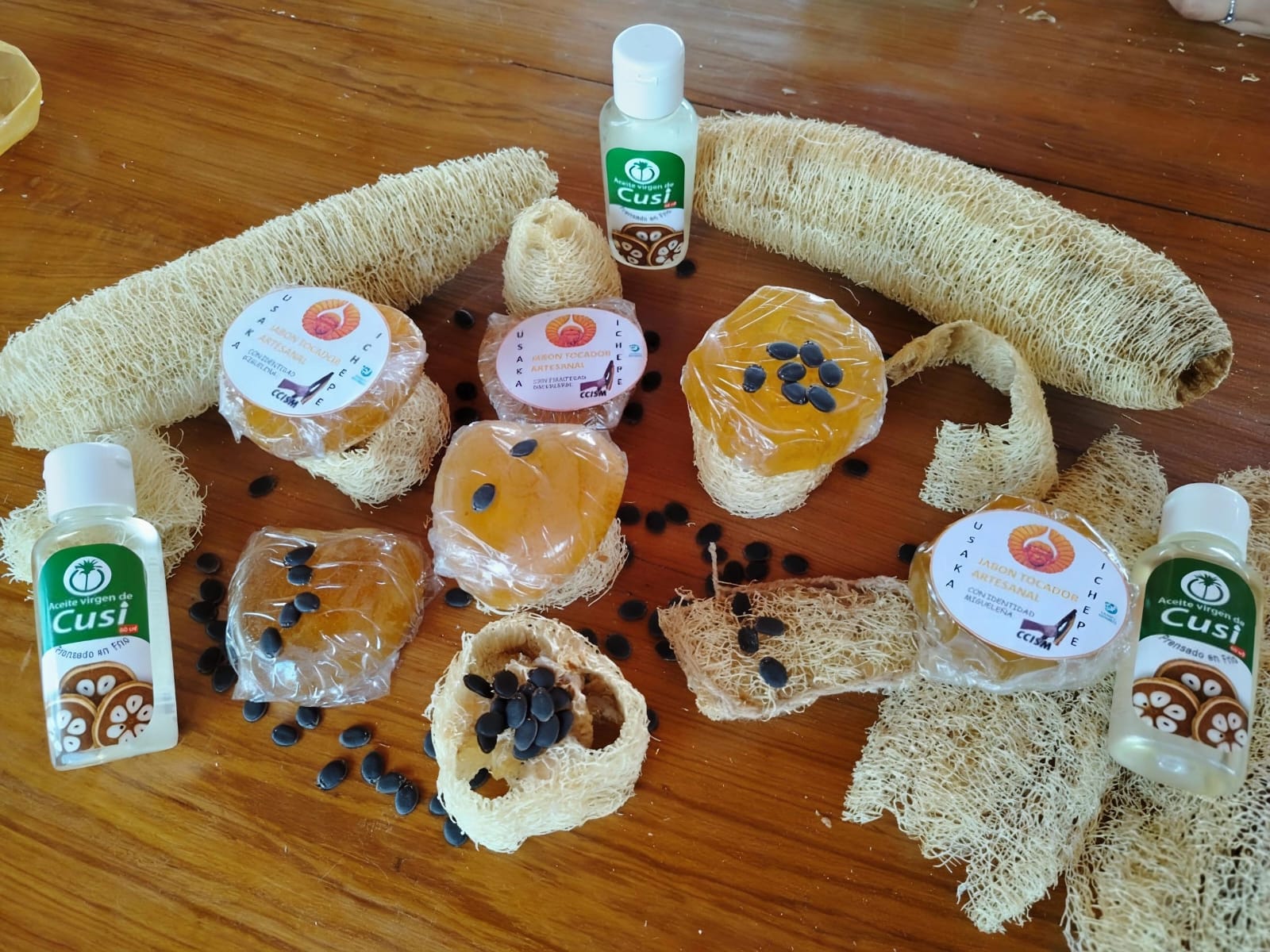 Mujeres indígenas de San Miguel inician emprendimiento de jabones artesanales a partir de productos del bosque chiquitano